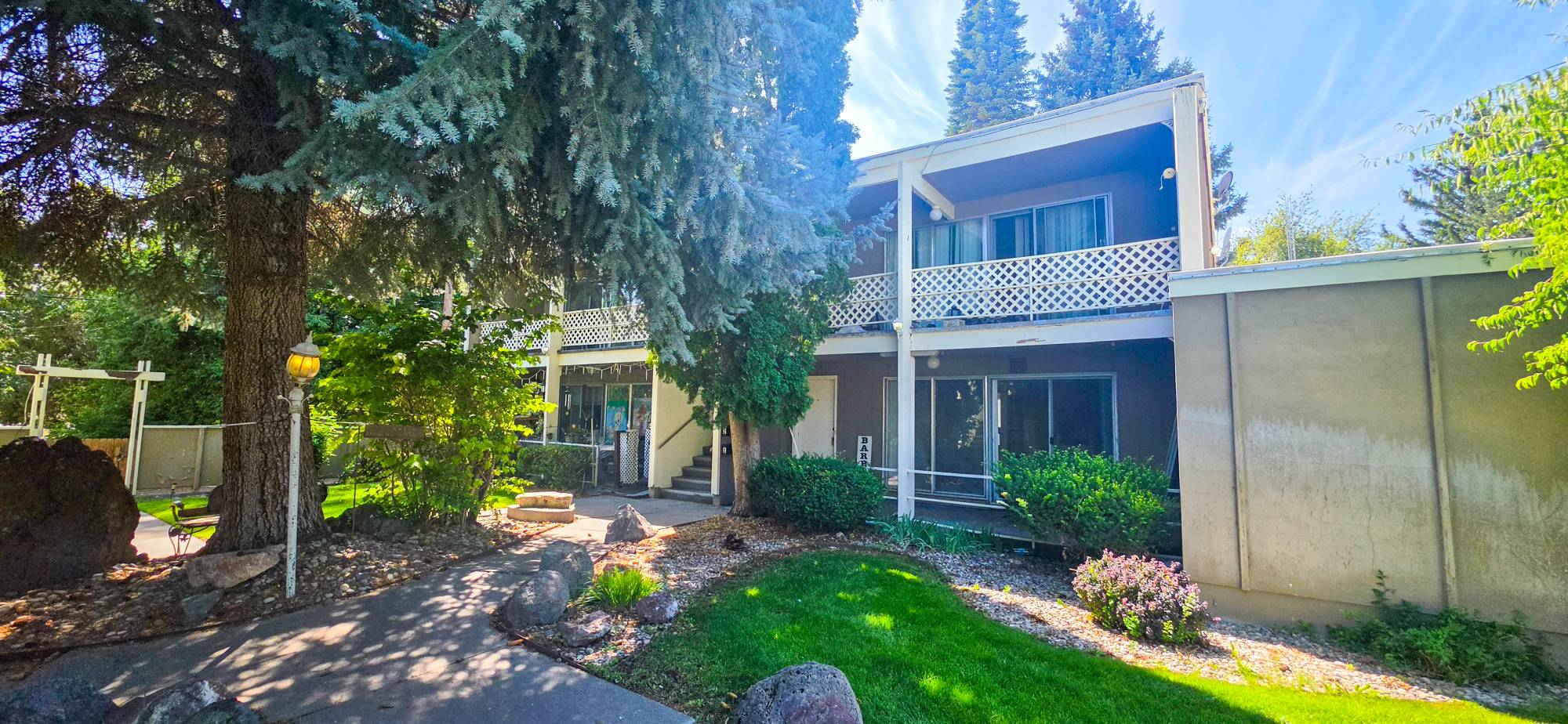 650 Gladstone Street - 4